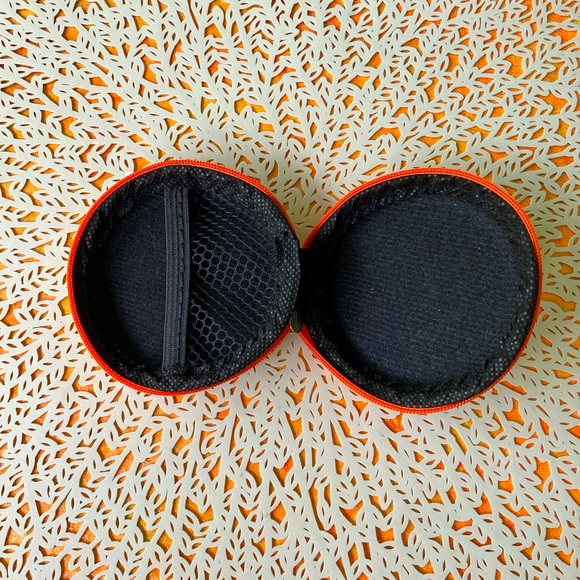 NWT Rainbow Stripe Brightly Designed Tech EarBud Zipper Travel Storage M… - Picture 5 of 5